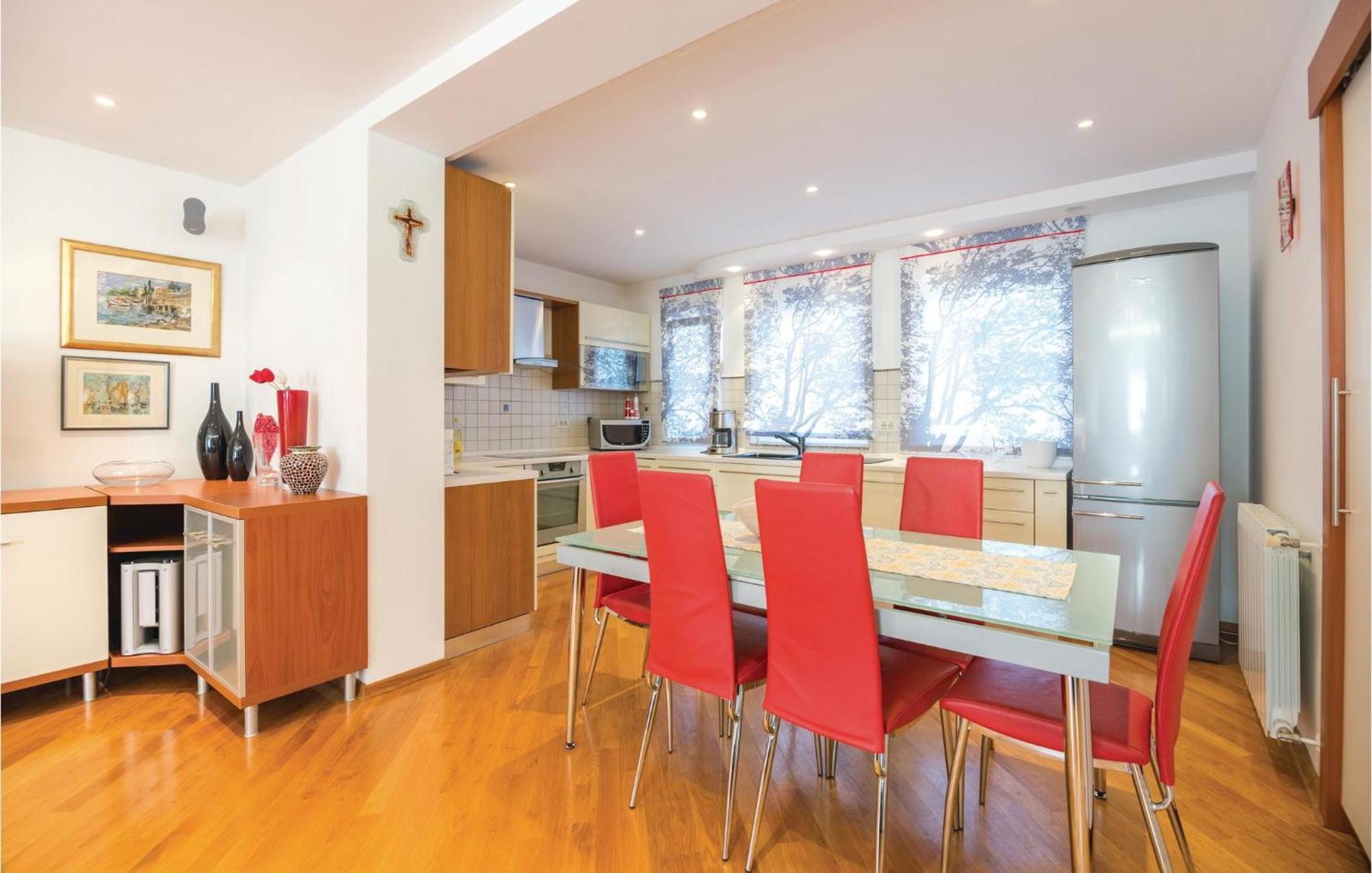Cozy Apartment In Rijeka With Kitchen מראה חיצוני תמונה