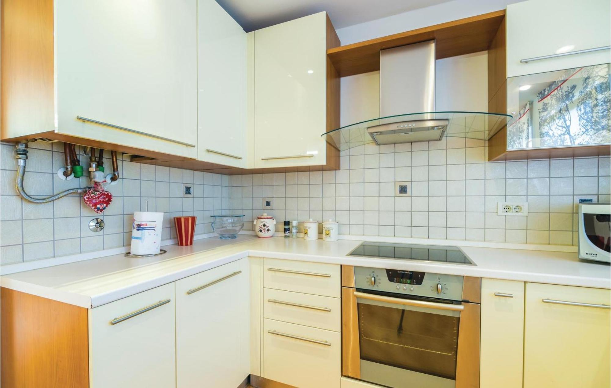 Cozy Apartment In Rijeka With Kitchen מראה חיצוני תמונה